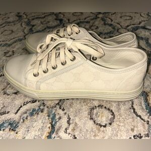 Gucci Off-White Women's Lace-Up Sneakers